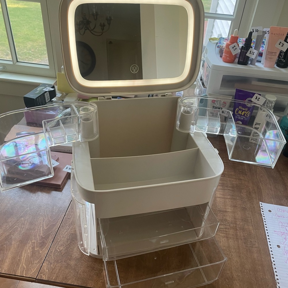 Large Cosmetic Organizer with LED Lighted Mirror